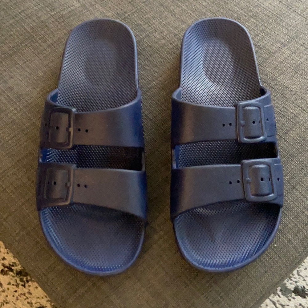 Freedom Moses Navy Slides